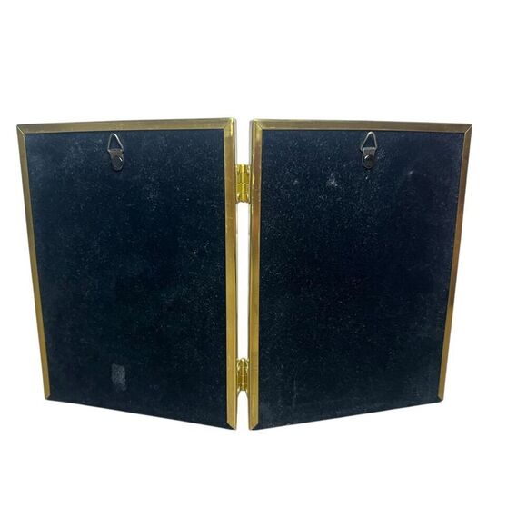 Vintage Brass Double Picture Frame Hinged 5x7 Free Standing Wall Hanging - Picture 4 of 5